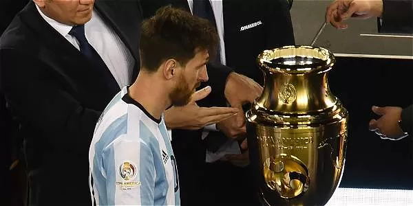 LA QUINTA CHANCE. Desde que Messi juega la Copa América, nunca pudo ganarla; la última frustración, en 2019. 
