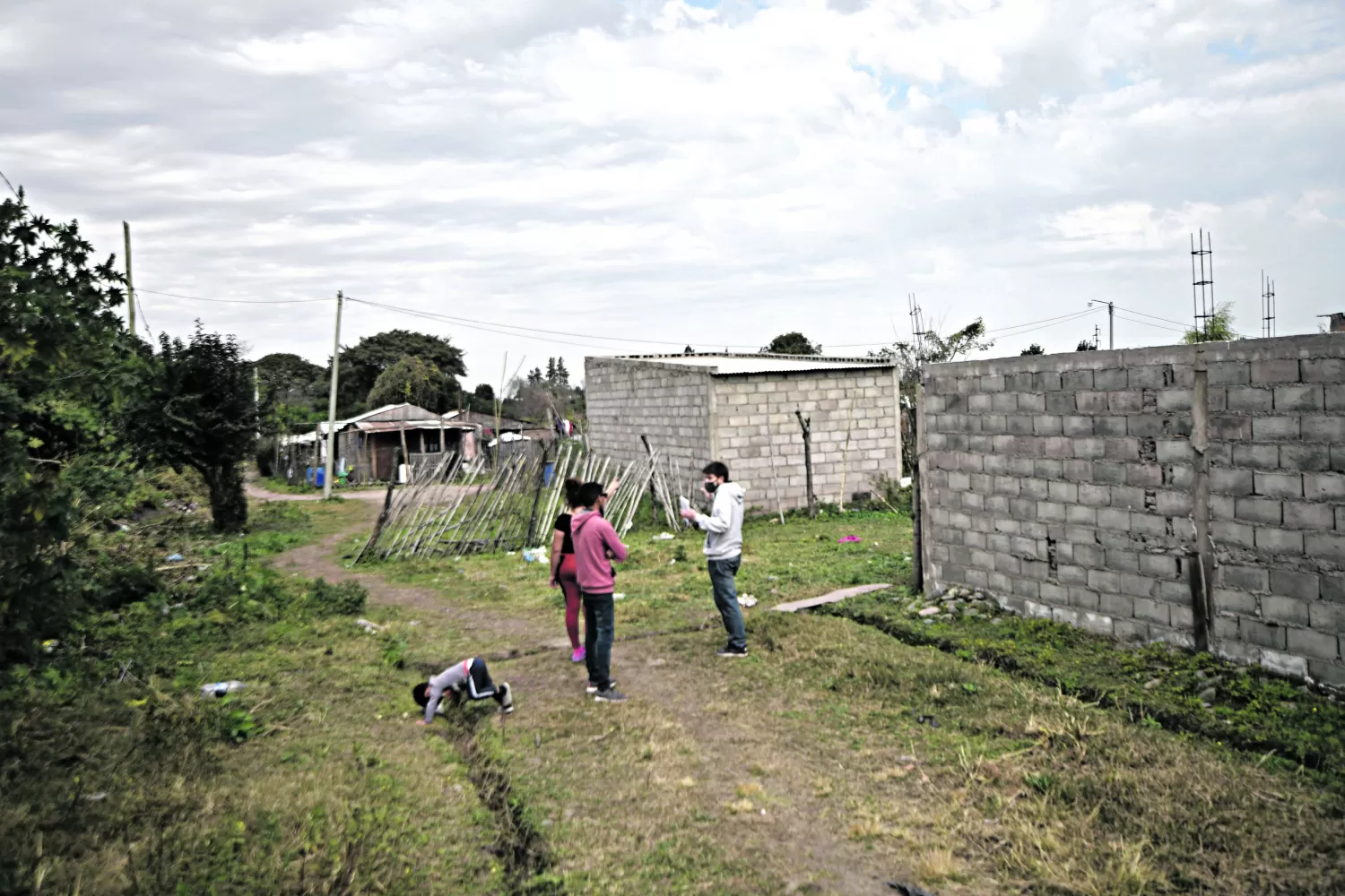 Vecinos de Lules y de La Reducción destruyeron las casas de los acusados del crimen de Rocío