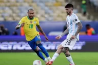 De la mano de Messi, todos los trofeos viajan para Argentina