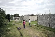 Vecinos de Lules y de La Reducción destruyeron las casas de los acusados del crimen de Rocío