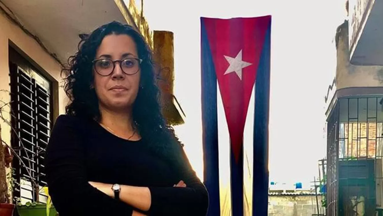 DENUNCIA. La periodista española Camila Acosta fue detenida esta tarde en La Habana, según el diario español ABC y el portal Cubanet, para los cuales trabaja. Habría sido interceptada cuando salía de su casa..