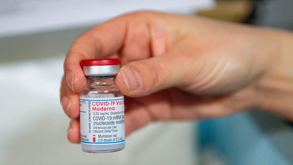 OPCION. El Ministerio de Salud analiza que las vacunas de Moderna sean usadas como refuerzo para quienes ya cuenten con dosis de otros laboratorios. TELAM