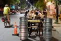 En la capital, Alfaro extendió el horario de atención en los bares y restaurantes hasta la 1