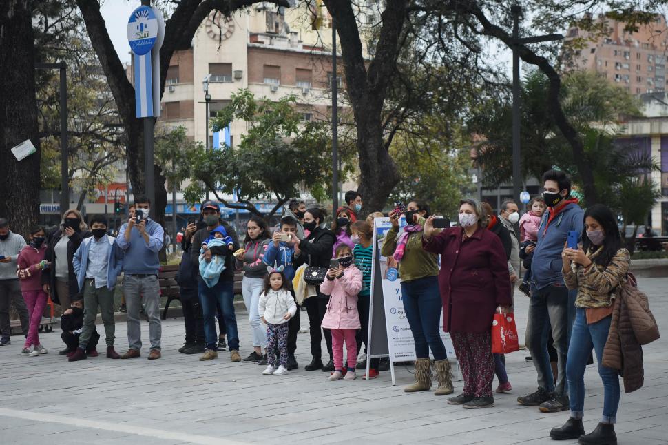 PÚBLICO ATENTO. Las historias pueden aparecer en una esquina