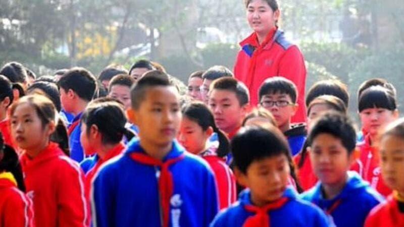 Quién es Zhang Ziyu, la nueva figura del básquetbol chino: tiene 14 años y mide 2,26 metros