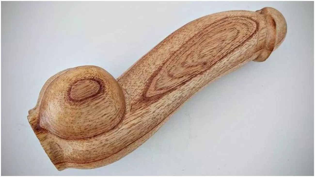 REPERCUSION EN REDES. El Ministerio que conduce Vizzotti compraría unidades de estos penes de madera pulidos. FOTO TOMADA DE PERFIL.COM/CEDOC