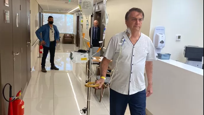 Bolsonaro publicó esta fotografía desde el hospital.  