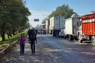 Video: Así se llega al aeropuerto con un piquete, renegó un tucumano