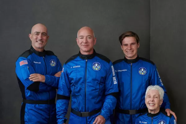 Jeff Bezos: “Quedé atónito por la belleza y fragilidad de la Tierra”