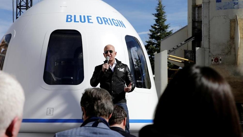 Histórico: Jeff Bezos, el hombre más rico del mundo, realizó con éxito su primer vuelo al espacio