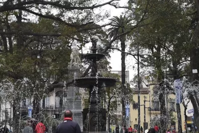 Cartas de lectores I: Plaza Independencia, el ring side de la “sabiduría”