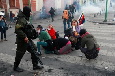 El Gobierno amplió la denuncia contra Macri por el envío de armamento a Bolivia