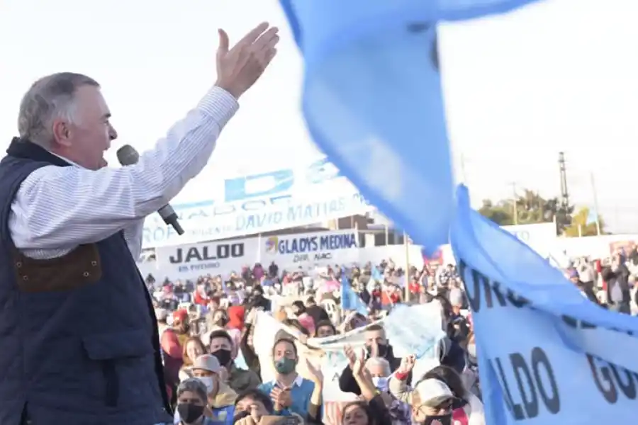 Jaldo participó de una capacitación junto a 4.500 dirigentes