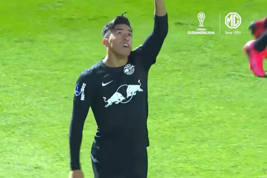 Sudamericana: mirá el golazo de Tomás Cuello, el tucumano que le dio la clasificación a Bragantino 