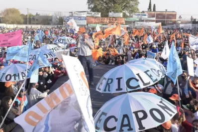 Jaldo encabezó un acto ante 7.000 personas: vamos a esperar hasta último momento