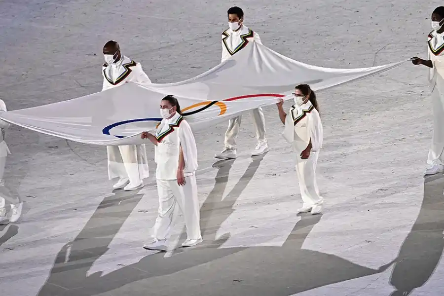 Paula “la peque” Pareto distinguida en Tokio: llevó la bandera olímpica 