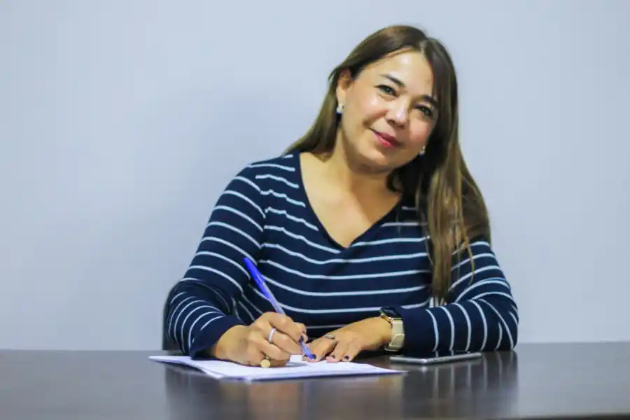 DE LA CC-ARI. La ex concajala Sandra Manzone estará en la nómina junto a Cano. 