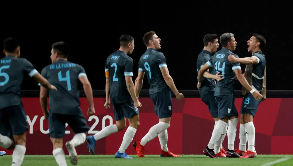 EN CARRERA. La selección argentina de fútbol Sub23 se reubicó en el camino hacia la clasificación, tras vencer a Egipto.