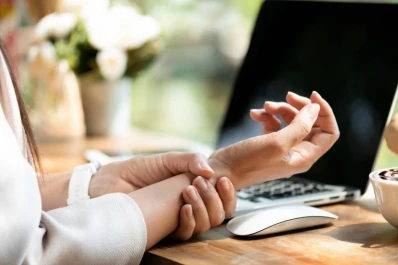 El excesivo uso de tecnología influye en la salud de las manos