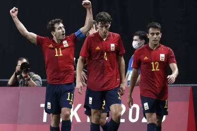 España, próximo rival de Argentina, venció a Australia y es líder del grupo