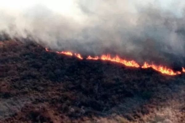 Focos de incendio activos en Santa Fe, en Santiago del Estero y en La Rioja