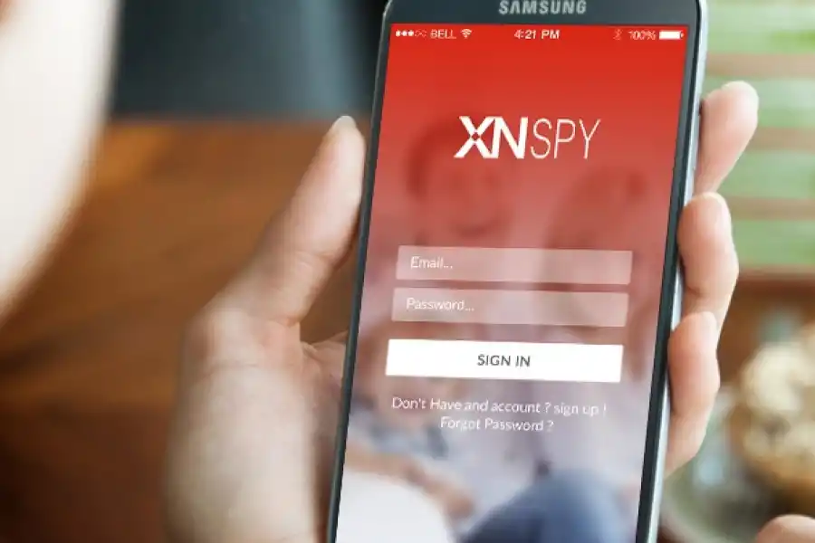 Esto es lo que pasa si espiás a tu pareja en las redes sociales