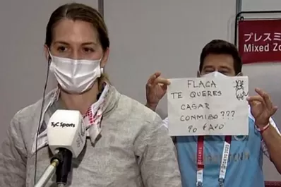 Tokio 2021: el entrenador de Belén Pérez Maurice le propuso casamiento a la esgrimista tras quedar eliminada