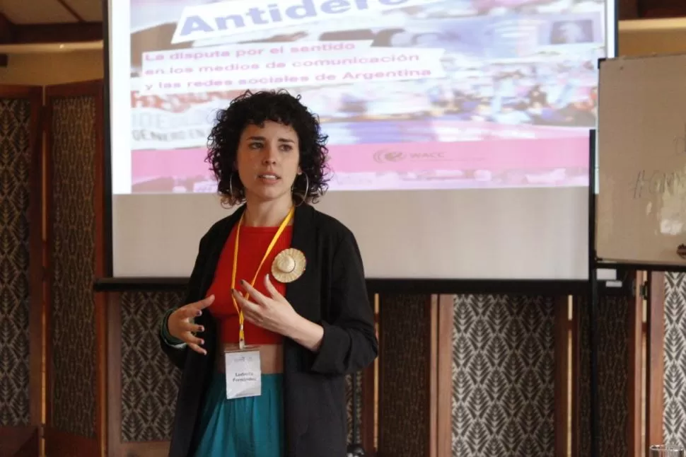OBSERVACIONES. Ludmila Fernández López explicó que muchas activistas abandonaron las redes sociales por el nivel de agresión de los mensajes.  