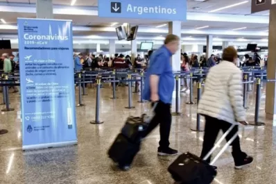 Proponen que se cree un registro de argentinos vacunados en el exterior