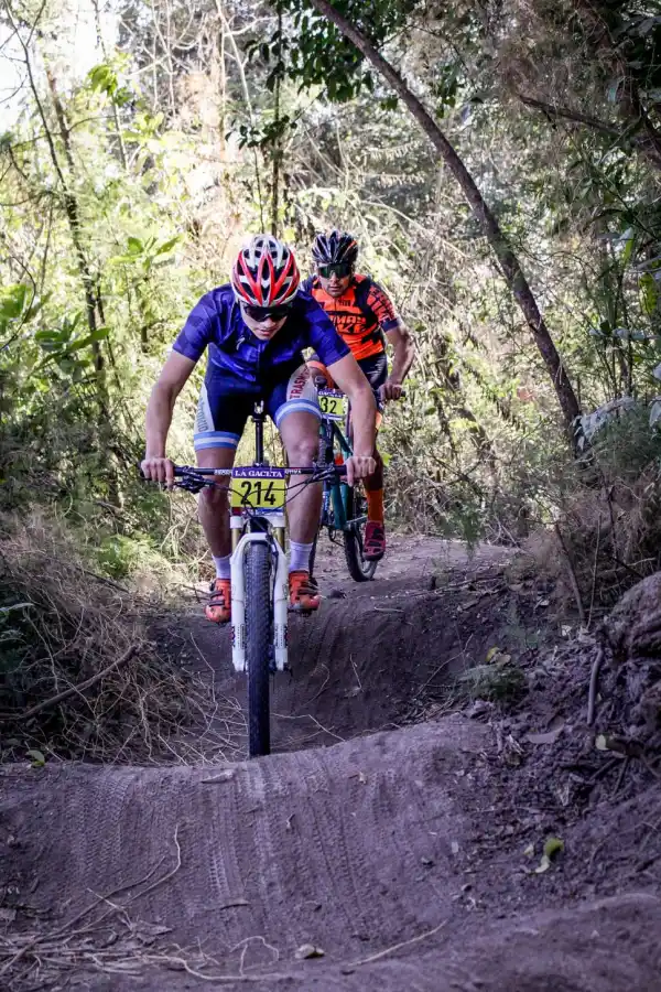 TIENE FUTURO. Patricio Coronel triunfó entre los juveniles.  