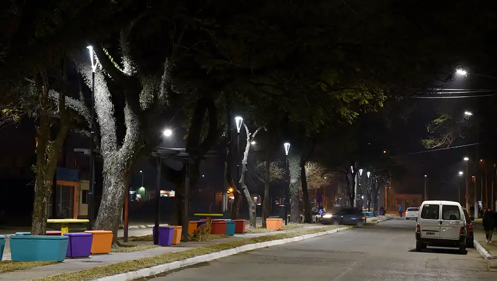 INAUGURACIÓN. El boulevar Poviña se luce con colores y con una nueva iluminación.