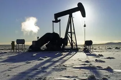 El precio del petróleo registró una leve suba