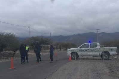 Por hielo en el camino, está interrumpido el tránsito en la ruta 307