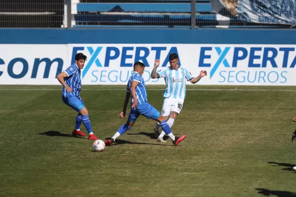 De la mano de Acosta y de Carrera, el Decano ganó en Mendoza