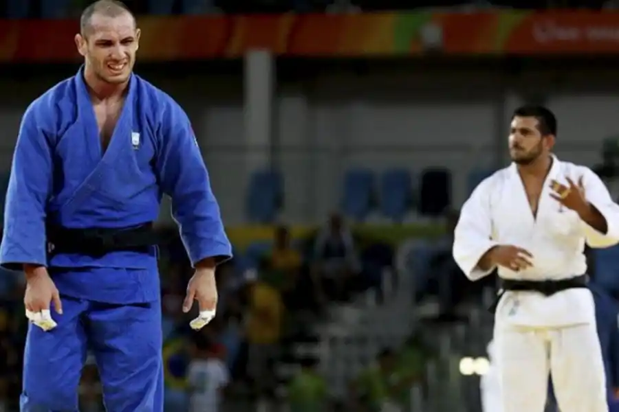 FRUSTRADO. El rostro de Lucenti mostró un total desconcierto ante la rapidez de su eliminación.  