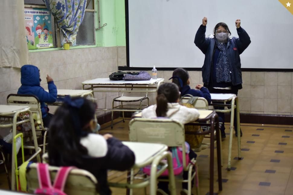 ¿Qué ocurre con los chicos que no pueden ir a la escuela? - Vimarsana News