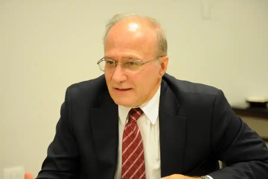 CARLOS CARAMUTI. JUEZ DEL TRIBUNAL DE IMPUGNACIÓN.