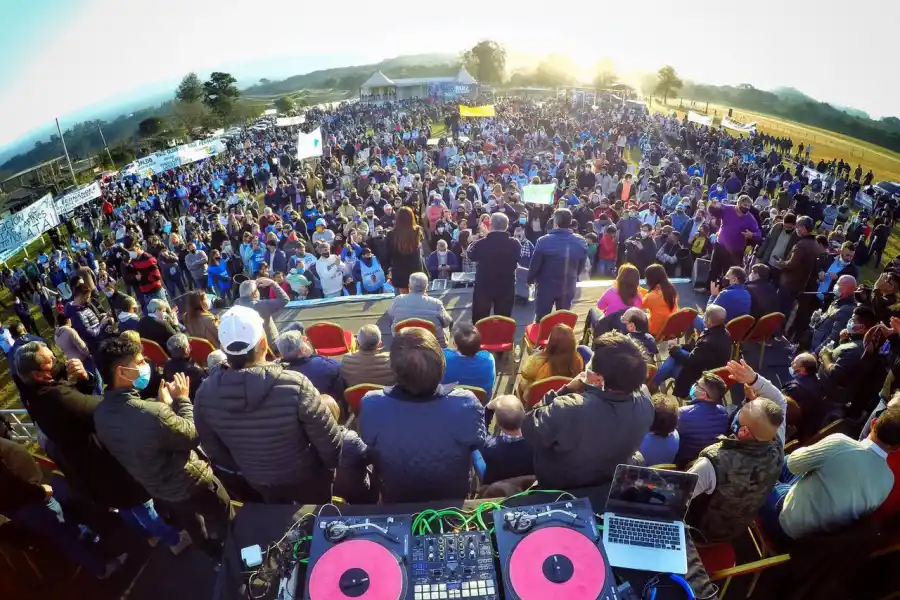 YERBA BUENA. Al acto de Jaldo asistieron vecinos y militantes. 