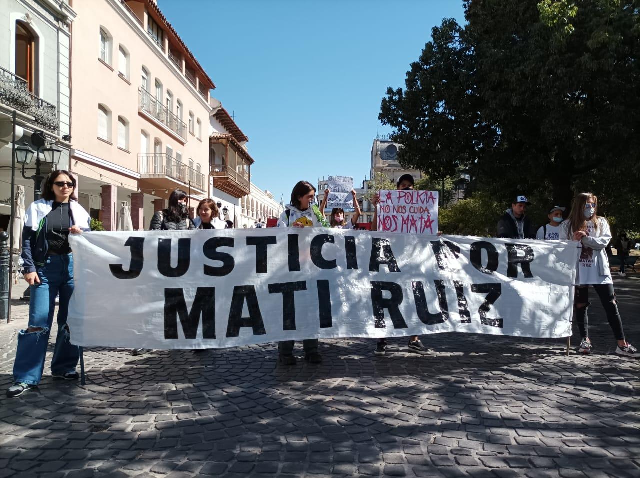 Marcha por Matías Ruiz.