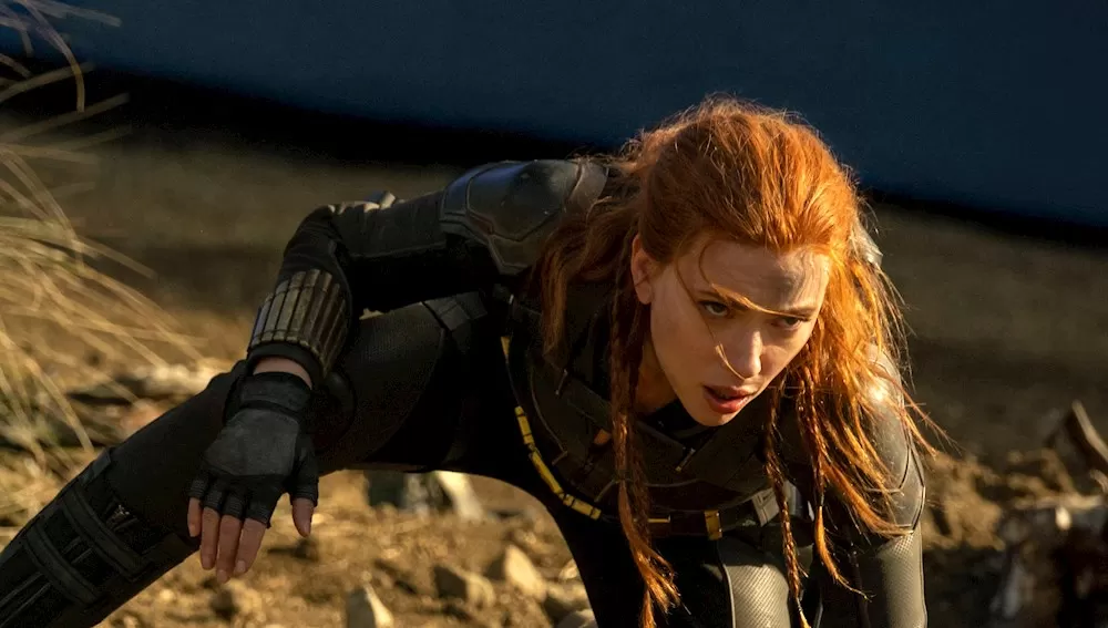 EN CARTEL. “Black Widow”, con Scarlett Johansson en el papel de Natasha Romanoff, se estrenó en simultáneo en los cines y en Disney+. 