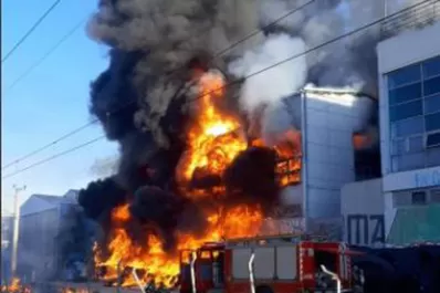 Video: impresionante incendio en la cervecería Quilmes