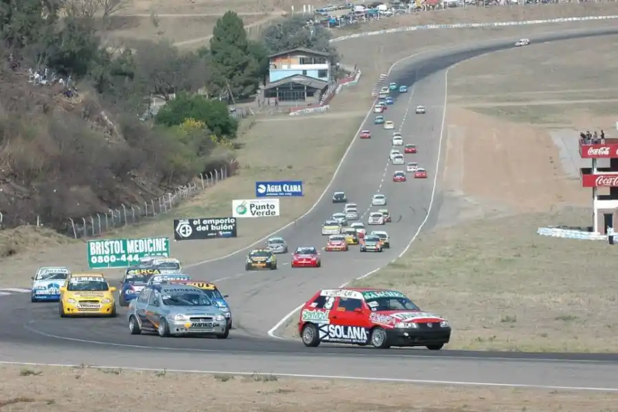 MAL MOMENTO. En 2018 venía ganando en Potrero de los Funes con Peugeot, y lo chocaron.