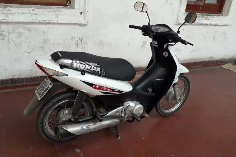 Tras una persecución, efectivos de la guardia urbana secuestraron una moto que había sido robada 