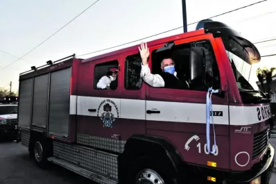 Pachamama, cantos y chicanas, así se vive la campaña electoral