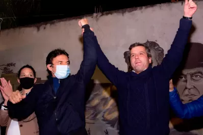 Campero y Sánchez pedirán licencia en sus municipios días antes de las PASO