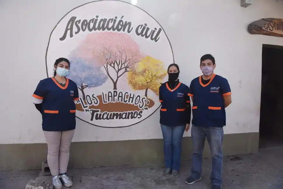 EQUIPO. En dos meses atendieron 80 consultas sobre adicciones.  