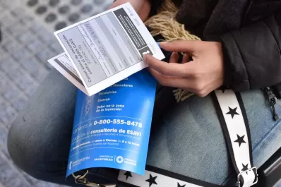 ATE y UPCN rechazan un posible descuento del sueldo a los estatales que no se hayan vacunado