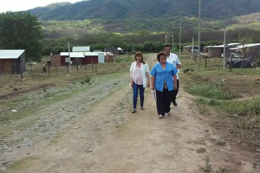 Camino al CAPS de Raco.