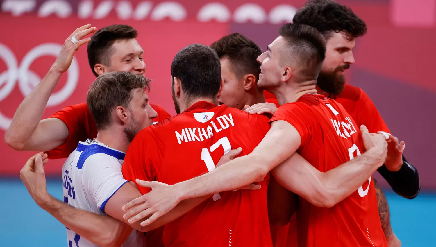 HISTÓRICO. Los rusos, liderados por Mikhaylov (22 puntos), vencieron por segunda vez a los brasileños en el torneo.