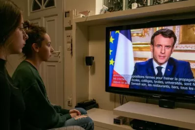 Francia aplicará una tercera dosis de la vacuna en septiembre